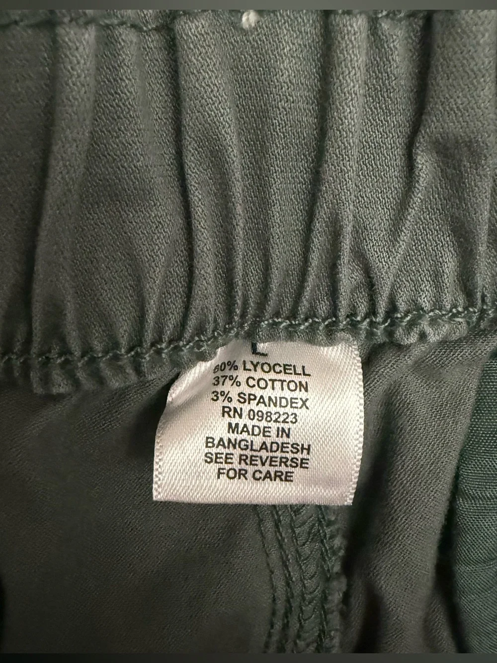 Magellan Women’s Olive Green outdoorsy Shorts size L
